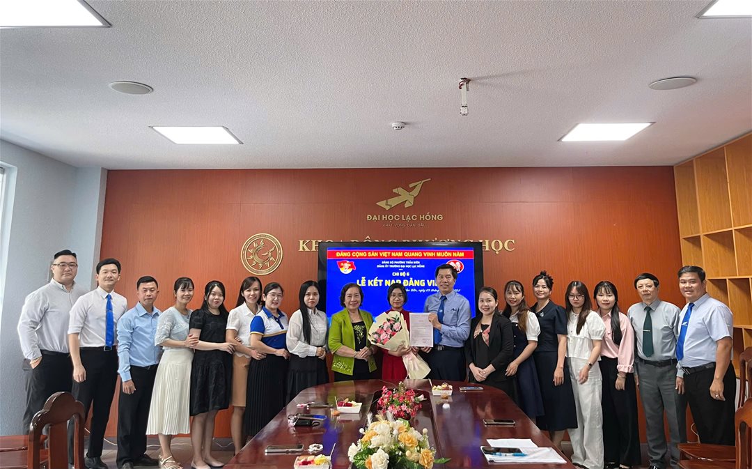 Chụp hình lưu niệm tại buổi Lễ